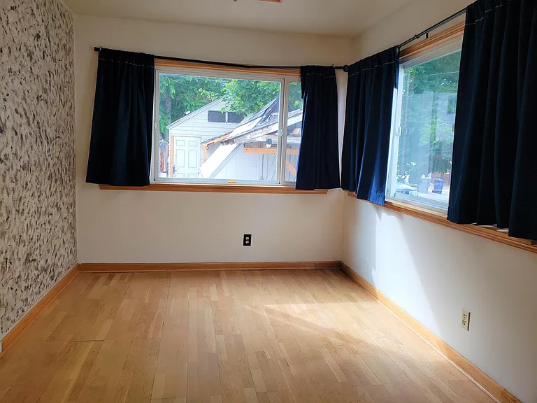 408 Yakima St — Photo 7