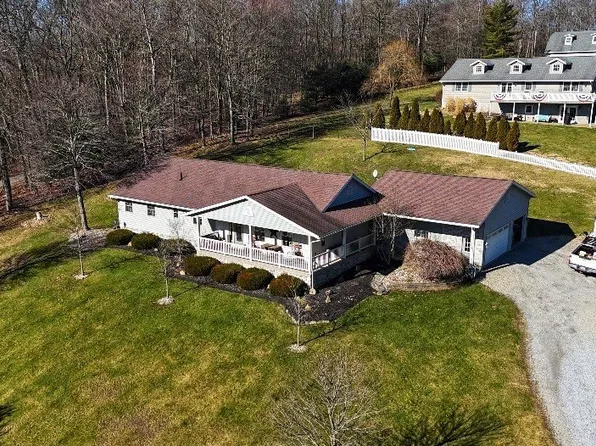 169 Schneiders Crossing Rd NW, Dover, OH 44622