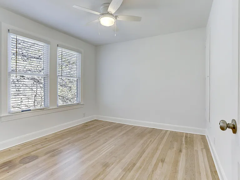 1109 Summit St — Photo 19