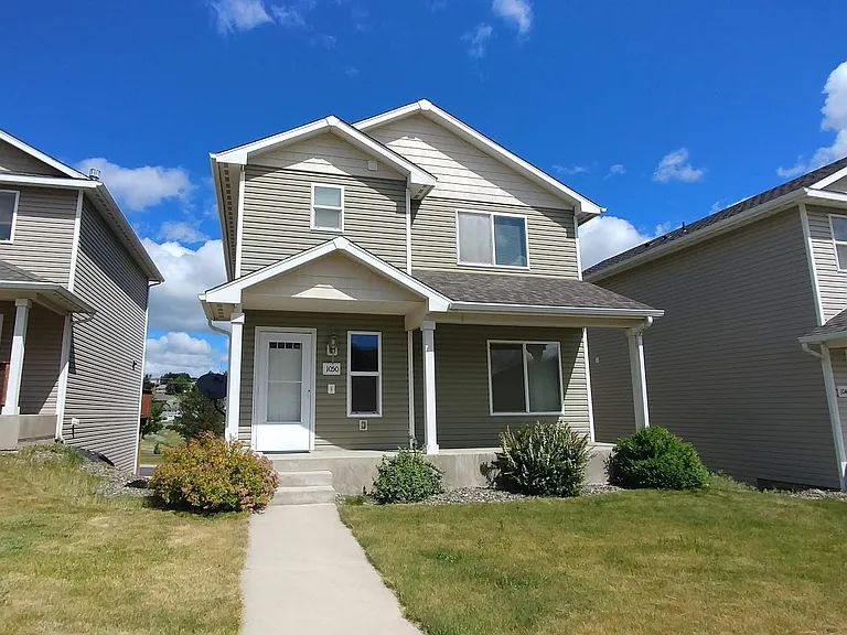 1050 SW Lost Trail Dr — Photo 1