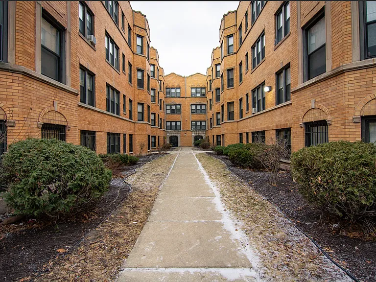228 N Pine Ave #1E — Photo 16