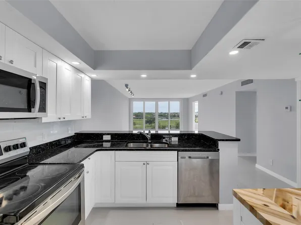 3090 N Course Drive #609, Pompano Beach, FL 33069
