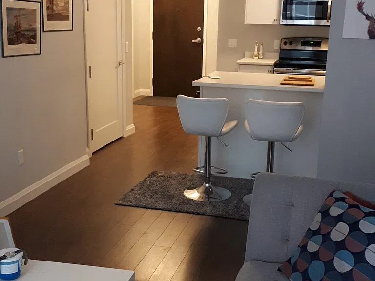 112 King St E #710 — Photo 3