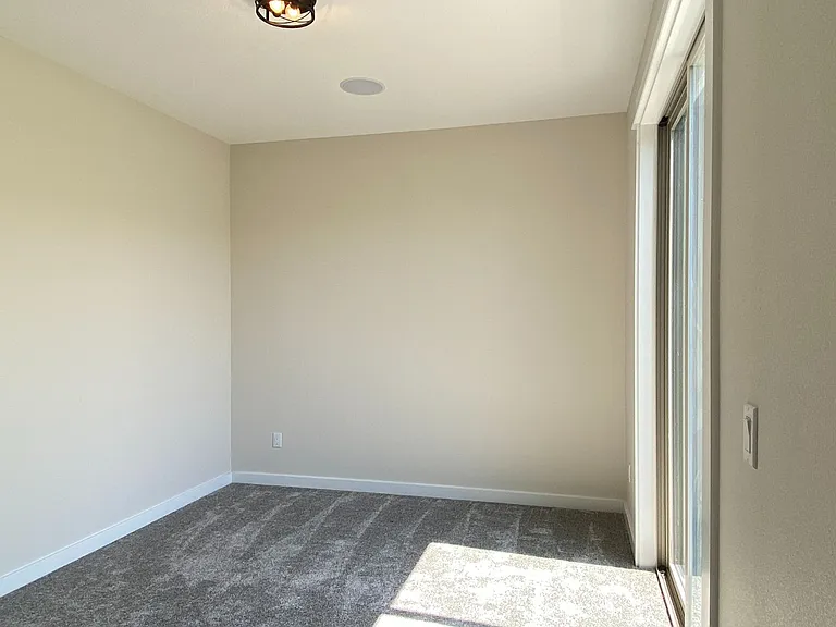 112 Southshore Ave — Photo 26