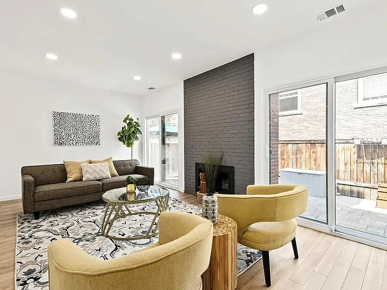 929 N Washington St #4 — Photo 5