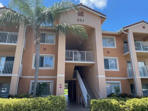 221 SW PALM Drive #104, Port St Lucie, FL 34986