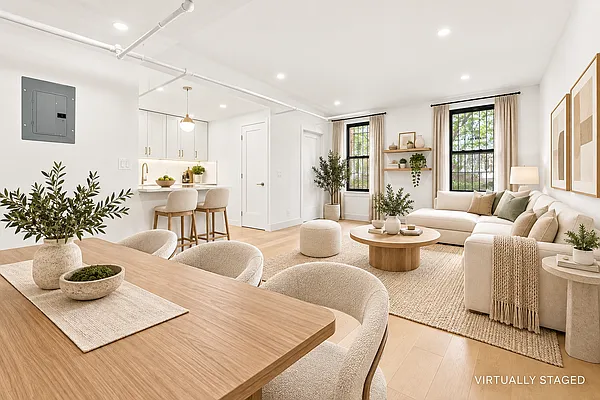Living room, photo 1