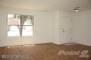 Entrance / Living Room