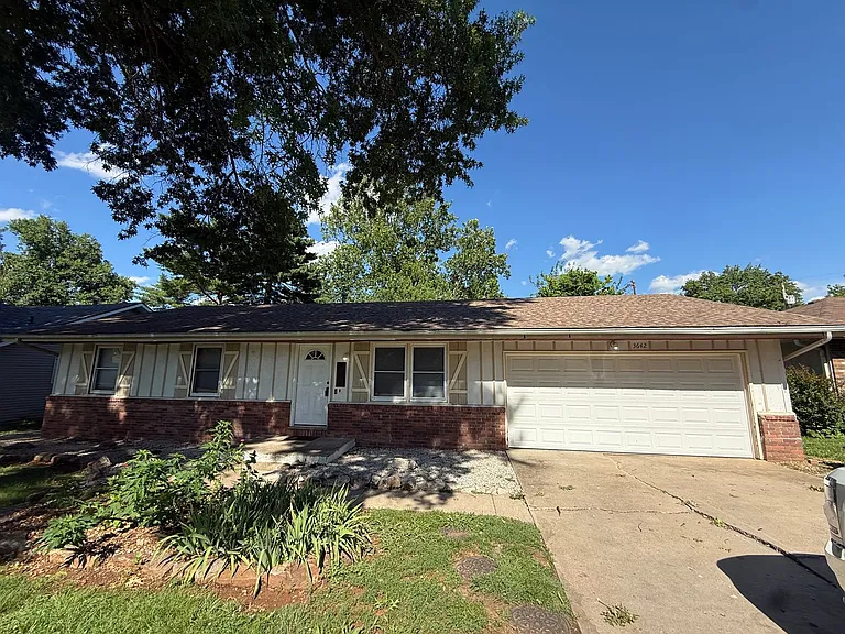 3642 S Westwood Ave — Photo 3