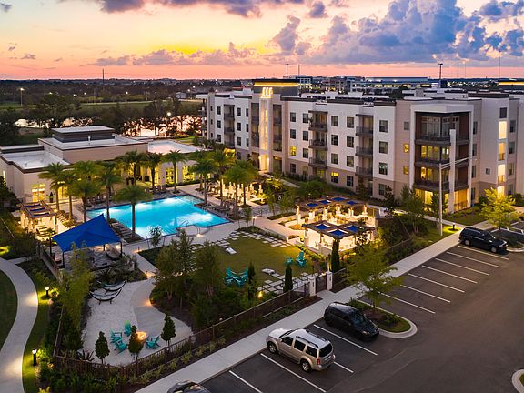 SUR Southside Quarter apartments community photo