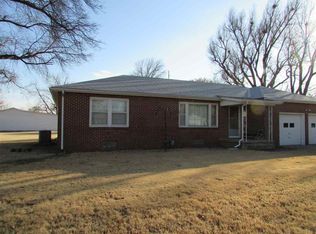 831 W 32nd St N, Wichita, KS 67204