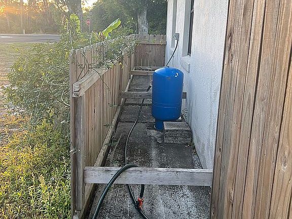 3rd image of 558 Lear Ave