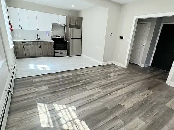 380 N 11th St #3 — photo 2 of 4