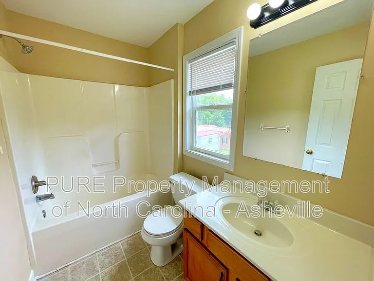 113 East St #B — Photo 13