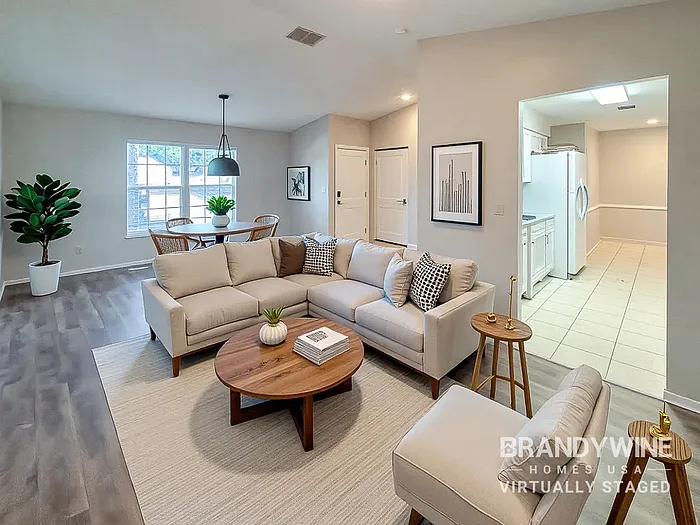 3 bed, 2.0 bath, 1477 sqft, $2,005 — Photo 4