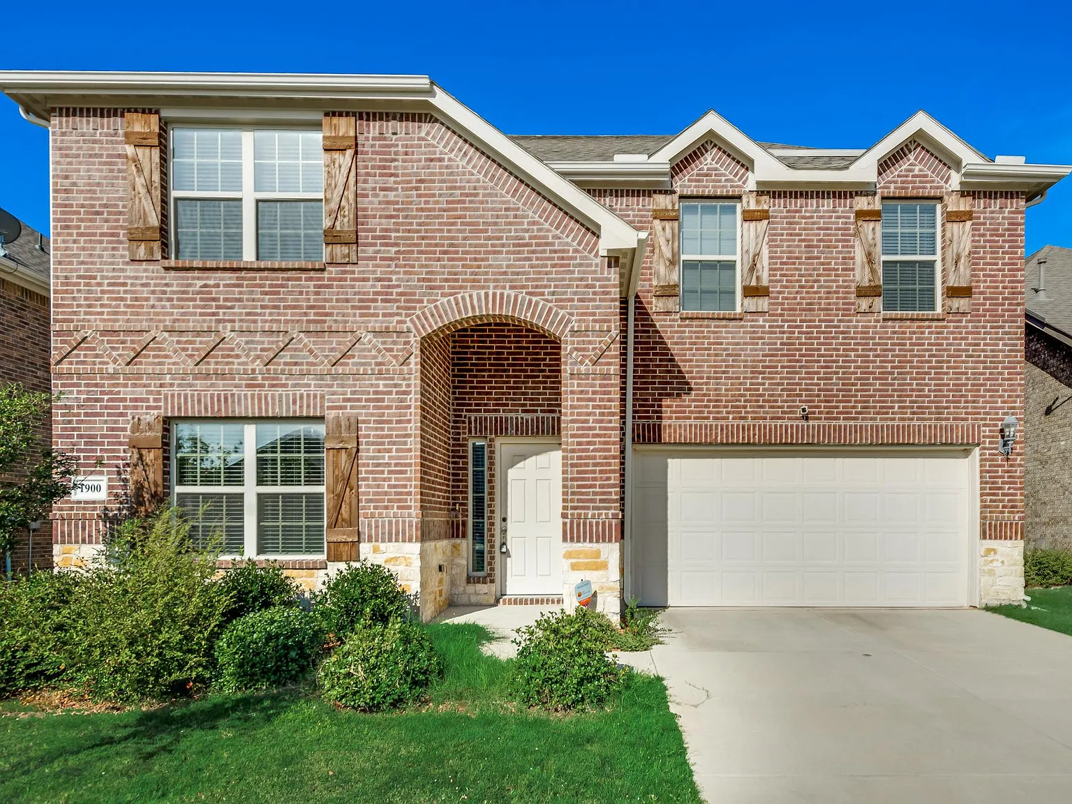 4 bed, 3283 sqft, $2,795 — Photo 2
