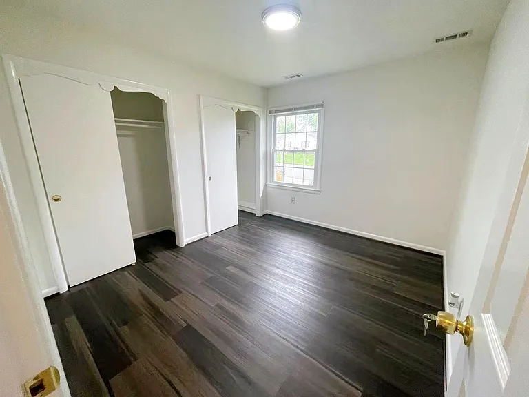 206 W Beech Rd — Photo 22