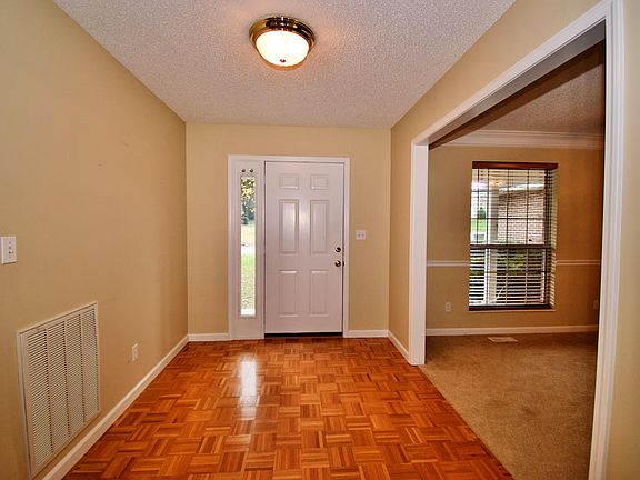 2nd image of 1885 Southcliff Dr