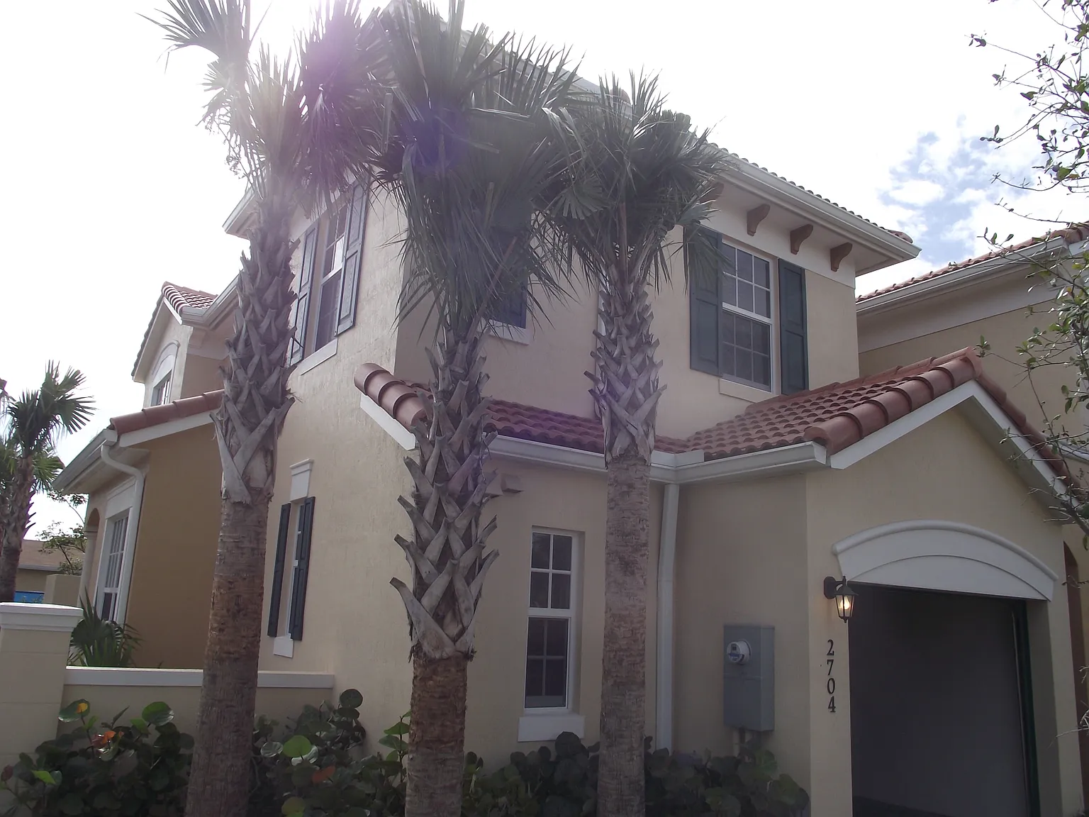 2 bed, 2.5 bath, 1350 sqft, $2,335 — Photo 2