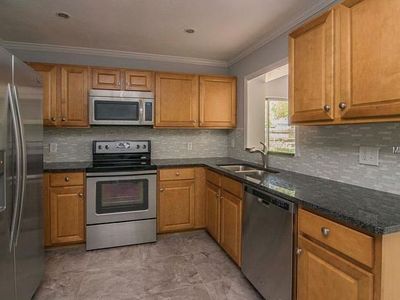 3rd image of 1461 Sandalwood Dr