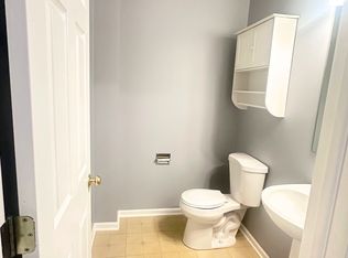 907 Genesee Ct #907, Naperville, IL 60563