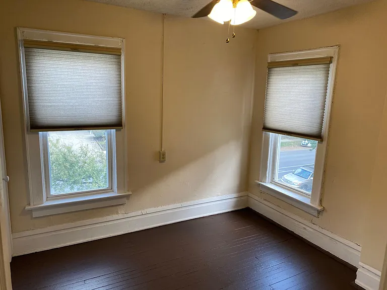 433 E Oakland Ave — Photo 11