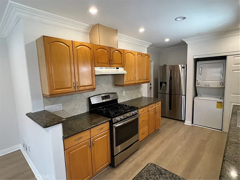 517 Concord St — Photo 11