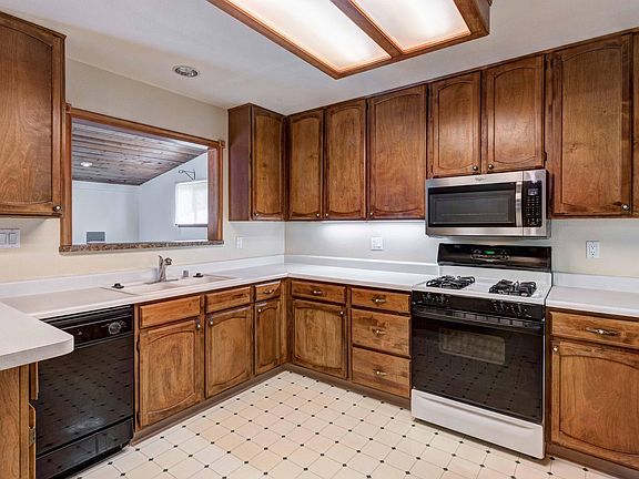 5th image of 3721 Sunwood Dr