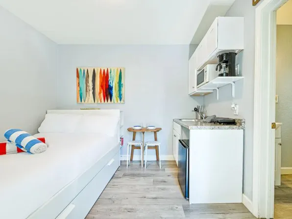 1320 W Balboa Blvd Unit C, Newport Beach, CA 92661