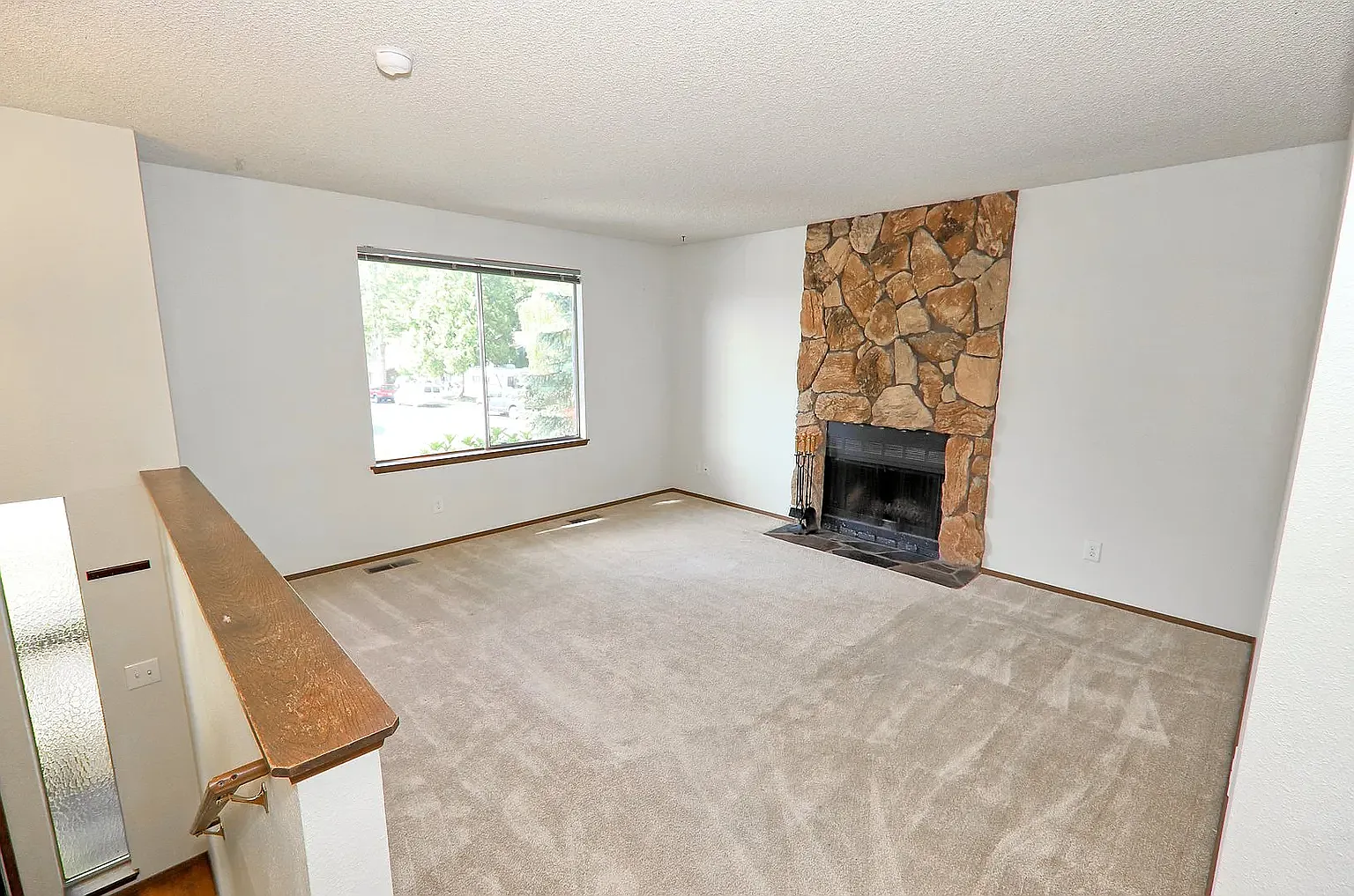4 bed, 2011 sqft, $3,400 — Photo 4