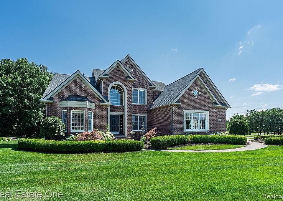 1st image of 523 Wynstone Cir N