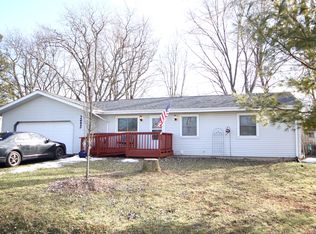 34W823 S James Dr, St Charles, IL