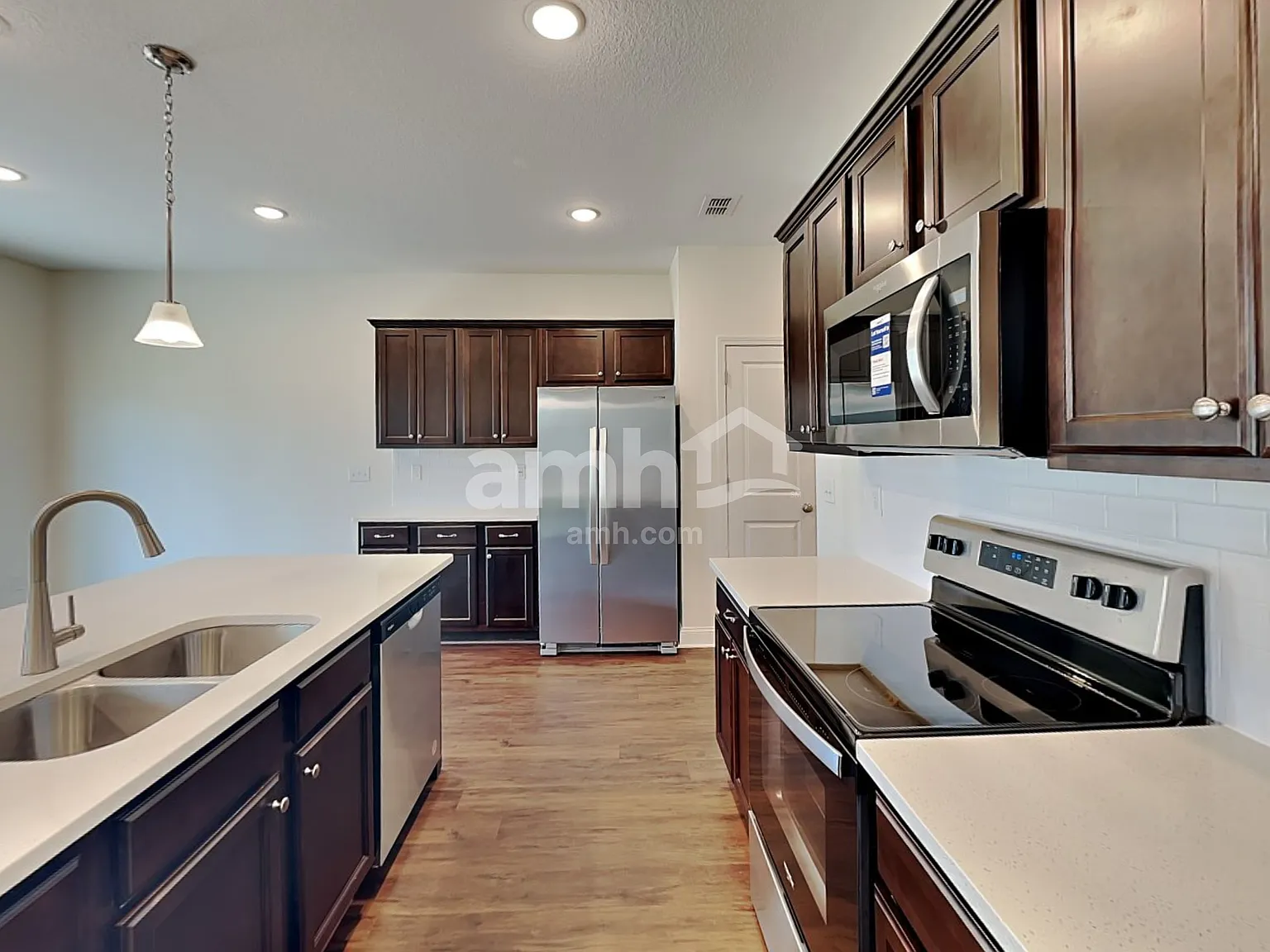 4 bed, 2.5 bath, 2098 sqft, $2,770 — Photo 3