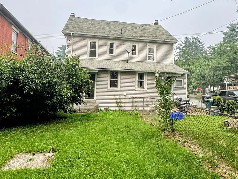 803 N Mulberry St — Photo 2