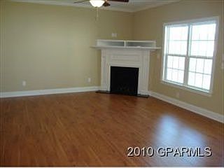 4th image of 2334A Dovedale Dr