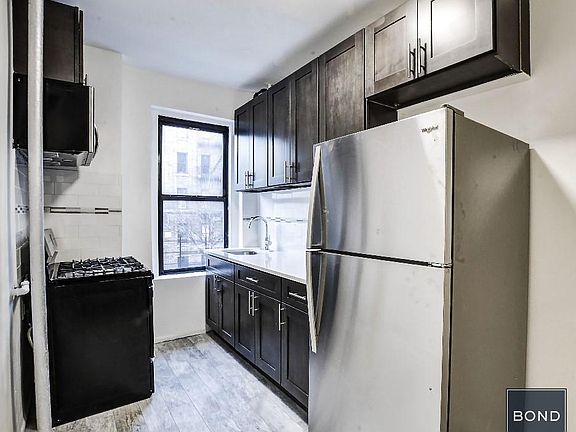 2nd image of 549 Isham St APT 21