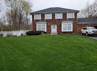 4 Myles Ct, Commack, NY 11725