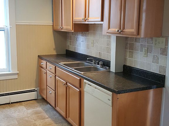 Updated kitchen-tile splash