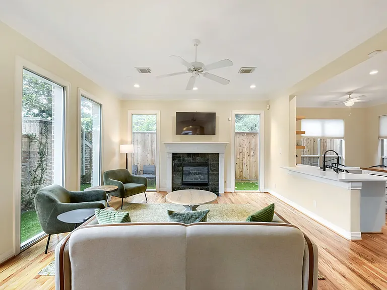 2828 W Holcombe Blvd #I — Photo 7