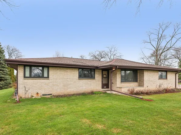 5104 Twin Elms DRIVE, Racine, WI 53406