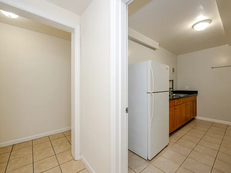481 Monterey Blvd #A — Photo 10