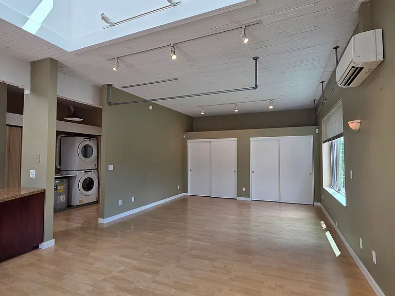 750 Monroe St — Photo 7