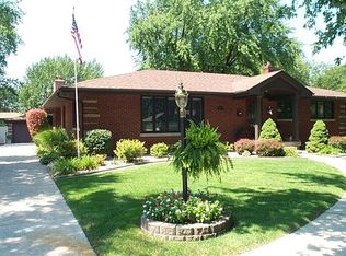 8034 Schreiber Dr, Munster, IN 46321