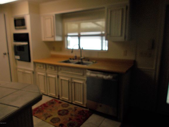 3rd image of 607 Tarpon Dr