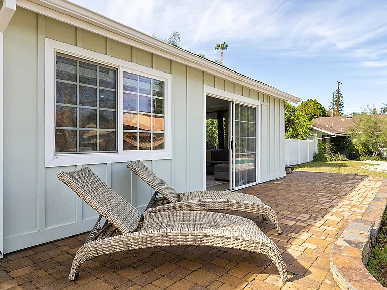 23018 Oxnard St #B — Photo 14