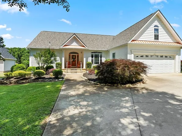 156 Mountain Shore Dr, Greenwood, SC 29649