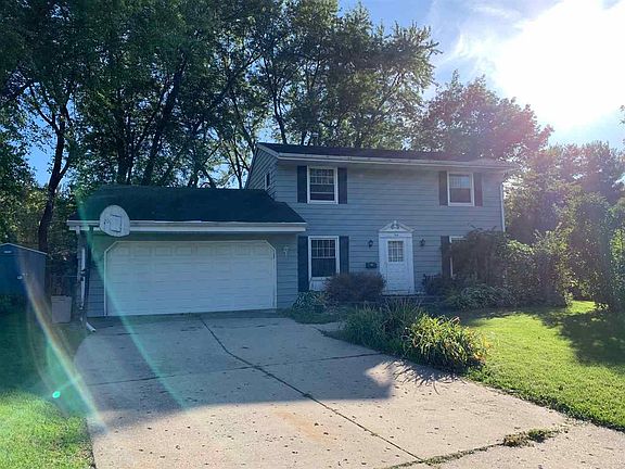 2nd image of 704 Larkfield Cir