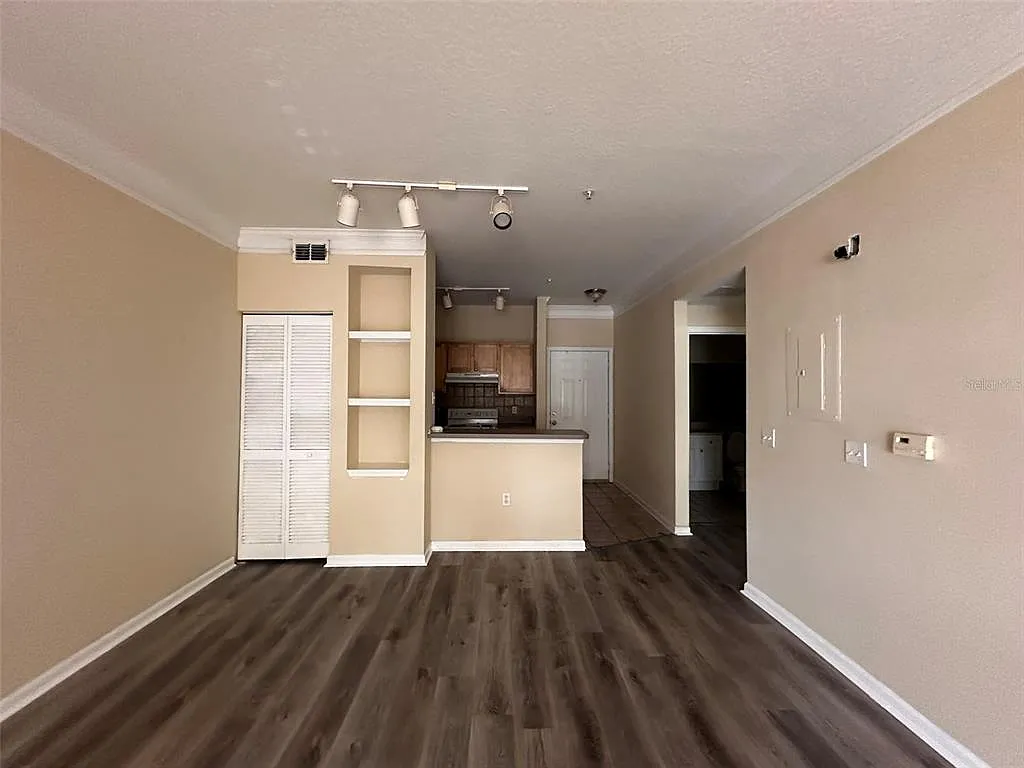 1 bed, 1.0 bath, 832 sqft, $1,650 — Photo 4