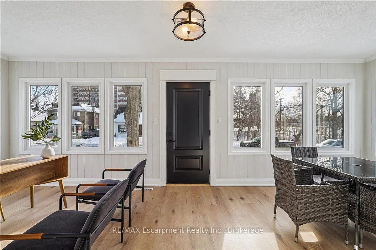 4 bed, $3,400 — Photo 2