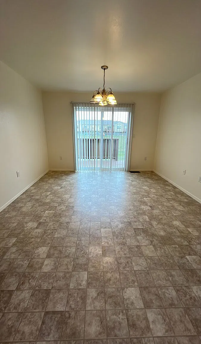2 bed, 1.5 bath, 1066 sqft, $1,514 — Photo 3